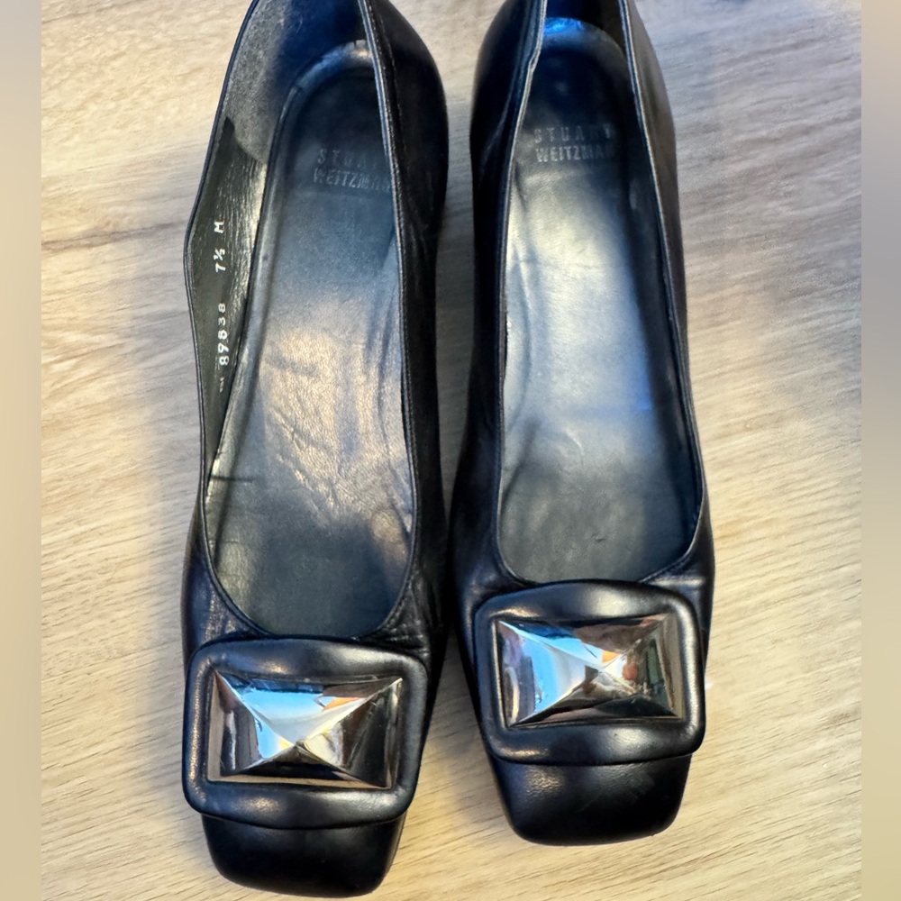 Stuart Weitzman Leather Shoes in black w Sliver Embellishment Sz 7.5